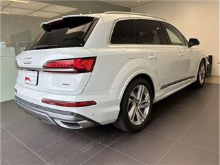 2023 AUDI Q7 55 TFSI Quattro S Line photo 4