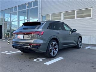 2025 AUDI Q8 E-TRON Edition S Line ★ 4WD / Silence Package / Interior Package photo 4