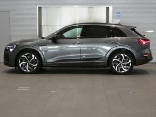 2025 AUDI Q8 E-TRON 55e-tron quattro S line photo 3