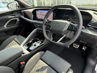 2025 AUDI SQ5 Base grade photo 2