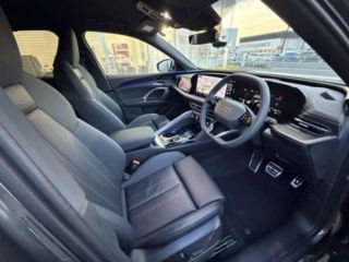 2025 AUDI SQ5 SPORTBACK Base grade photo 2