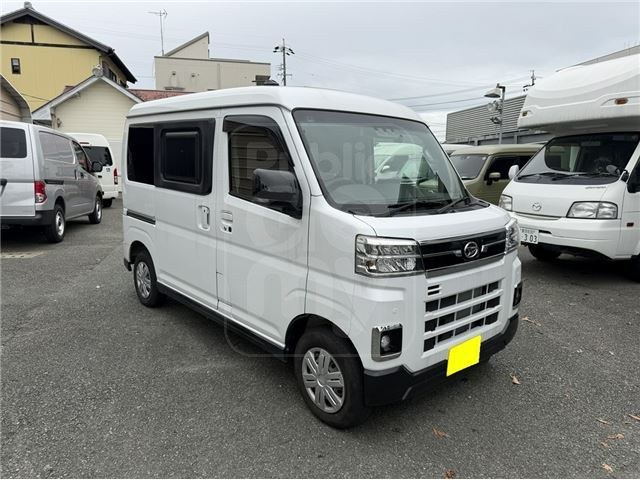 2025 DAIHATSU ATRAI RS M's Art offers numerous camping options.