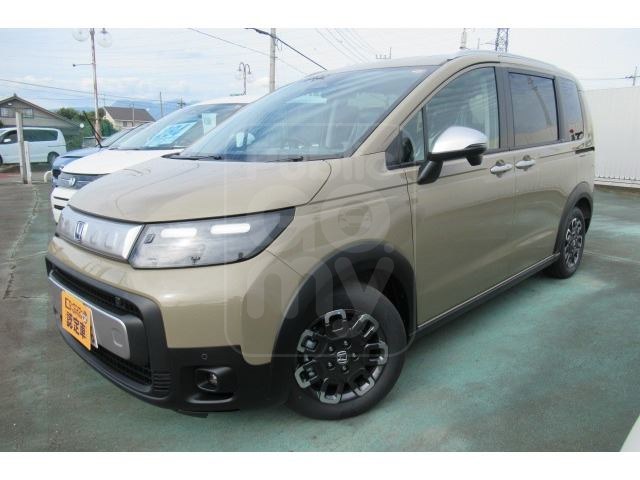 2025 HONDA FREED 1.5 e:HEV Crosstar
