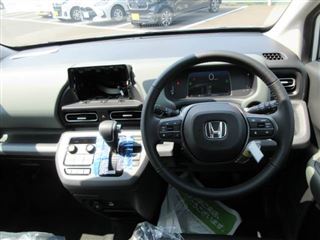 2025 HONDA FREED e:HEV CROSSTAR 6 people photo 3