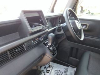 2025 HONDA N-BOX CUSTOM 2WD photo 3
