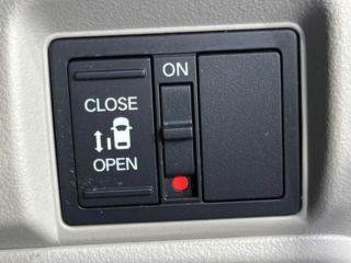 2025 HONDA N-BOX Base grade photo 3