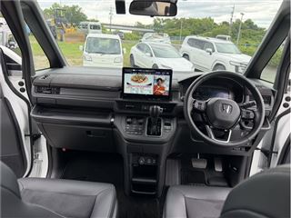 2025 HONDA STEPWAGON Spada Premium Line - Genuine 15.6-inch Flip-Down Screen photo 3