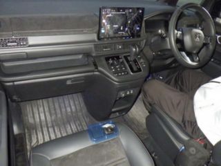 2024 HONDA STEPWAGON Spada Premium Line photo 3