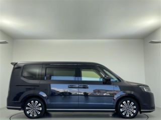 2022 HONDA STEPWAGON Spada eHEV Premium Line photo 2
