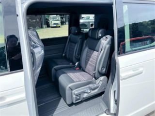 2025 HONDA STEPWAGON 2.0e: HEV Premium Line photo 5