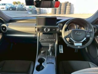 2024 LEXUS RC 300h F Sport photo 2