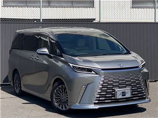 2024 LEXUS LM LM500h Executive photo 2
