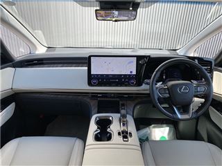 2024 LEXUS LM LM500h Executive photo 4
