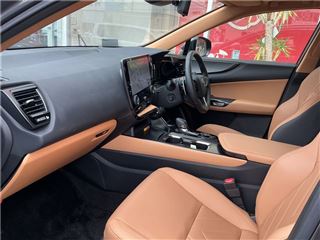 2024 LEXUS NX NX350h Version L photo 4