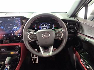 2022 LEXUS NX NX350h F Sport ★ One Owner, Non-Smoking ★ Sunroof ★ Dashcam ★ Safety+ photo 4