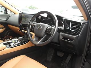 2023 LEXUS NX NX350h Version L 4WD photo 5
