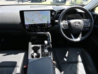 2022 LEXUS NX 350h Version L 4WD photo 3