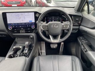 2021 LEXUS NX 450h+ F Sport 4WD photo 3