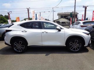 2023 LEXUS NX 450h versionL photo 4
