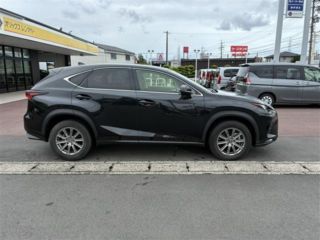 2021 LEXUS NX 300 i Package photo 4