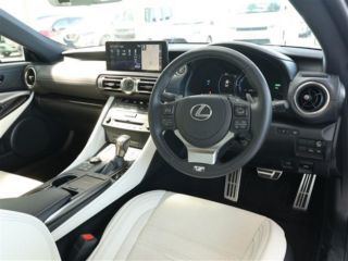 2023 LEXUS RC 300h F Sport photo 2