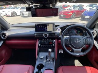 2022 LEXUS IS 300h F Sport photo 4