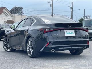 2021 LEXUS IS 300h F Sport 4WD photo 2