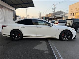 2023 LEXUS LS LS500h “F SPORT” photo 4