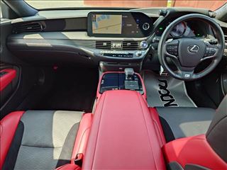 2021 LEXUS LS LS500h “F SPORT” photo 3