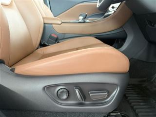 2025 LEXUS LBX relax photo 5
