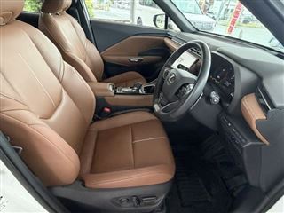 2025 LEXUS LBX relax photo 4