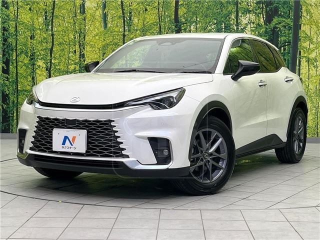 2025 LEXUS LBX elegant