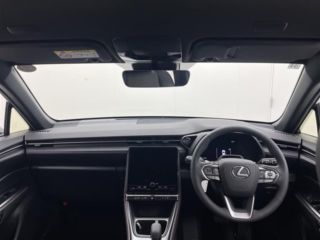 2025 LEXUS LBX active photo 4