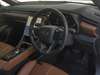 2025 LEXUS LBX relax photo 3