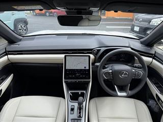 2025 LEXUS LBX Hybrid Elegant ★ 4WD ★ Modellista Aero ★ Optional Aluminum ★ photo 2