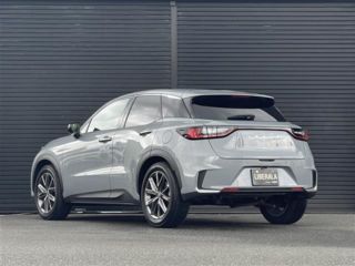 2025 LEXUS LBX Elegant 4WD photo 2