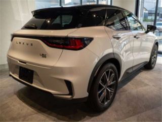 2024 LEXUS LBX Cool E-FOUR 4WD photo 5