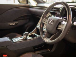 2024 LEXUS LBX Cool E-FOUR 4WD photo 4