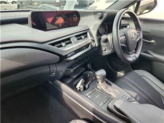 2022 LEXUS UX 200F Sport ☆ Moonroof ☆ 360-degree camera ☆ Leather seats photo 3
