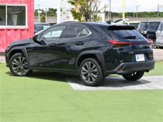 2021 LEXUS UX 200 Version C photo 2