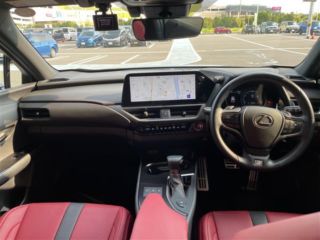 2022 LEXUS UX 250h F Sport photo 4