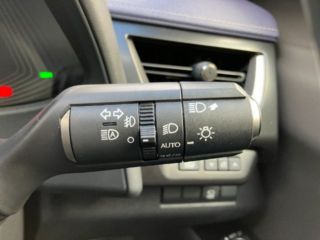 2021 LEXUS UX h Urban Elegance photo 4