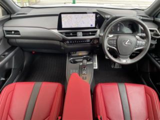 2024 LEXUS UX 300h F Sport photo 3