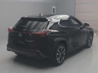 2023 LEXUS UX UX250h Version L 4WD photo 2
