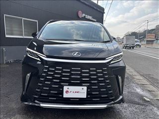 2024 LEXUS LM LM500h Version L photo 3
