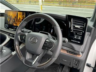 2025 LEXUS LM LM500h Version L 4WD, rear-enter, Mark Levinson, cold weather specification photo 5