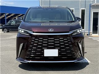 2025 LEXUS LM LM500h Version L photo 4
