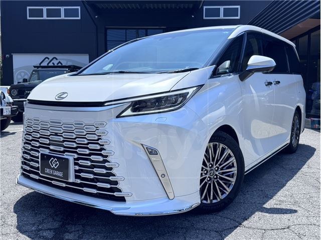 2025 LEXUS LM LM500h Version L 4WD