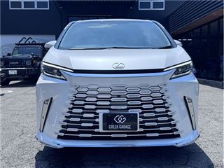 2025 LEXUS LM LM500h Version L 4WD photo 3
