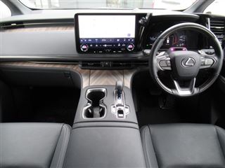 2024 LEXUS LM LM500h Version L photo 3